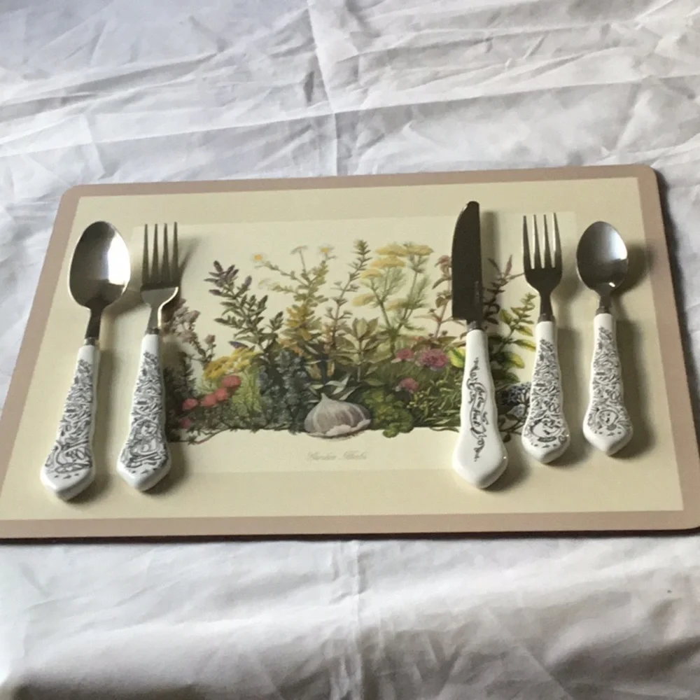 Disney 5 PIECES FLATWARE THE BEAUTY‎ & THE BEAST BE OUR GUEST